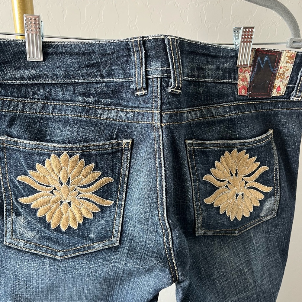 Embroidery Cropped Ankle Jeans - Picture 5 of 6